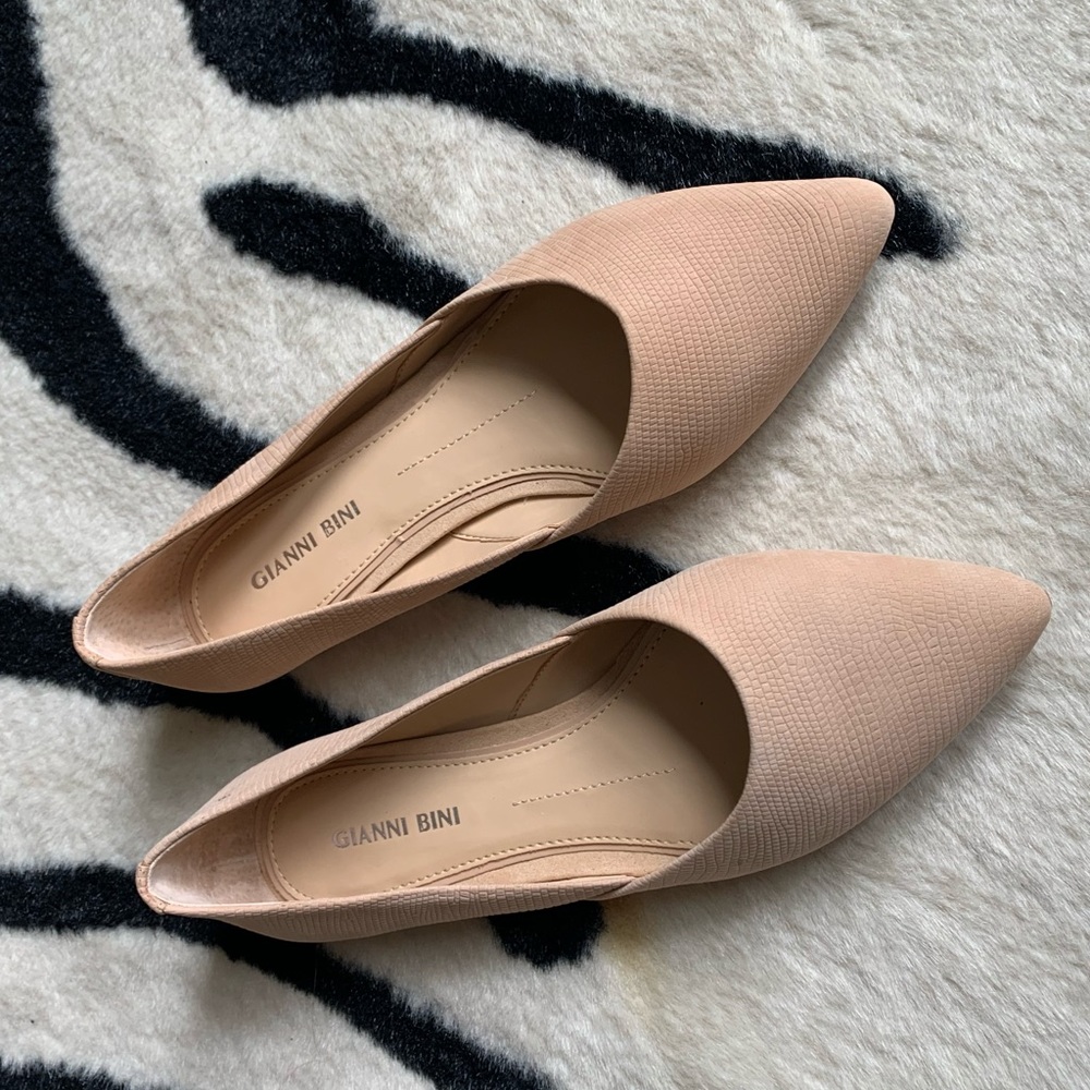 Gianni Bini Nude Flats